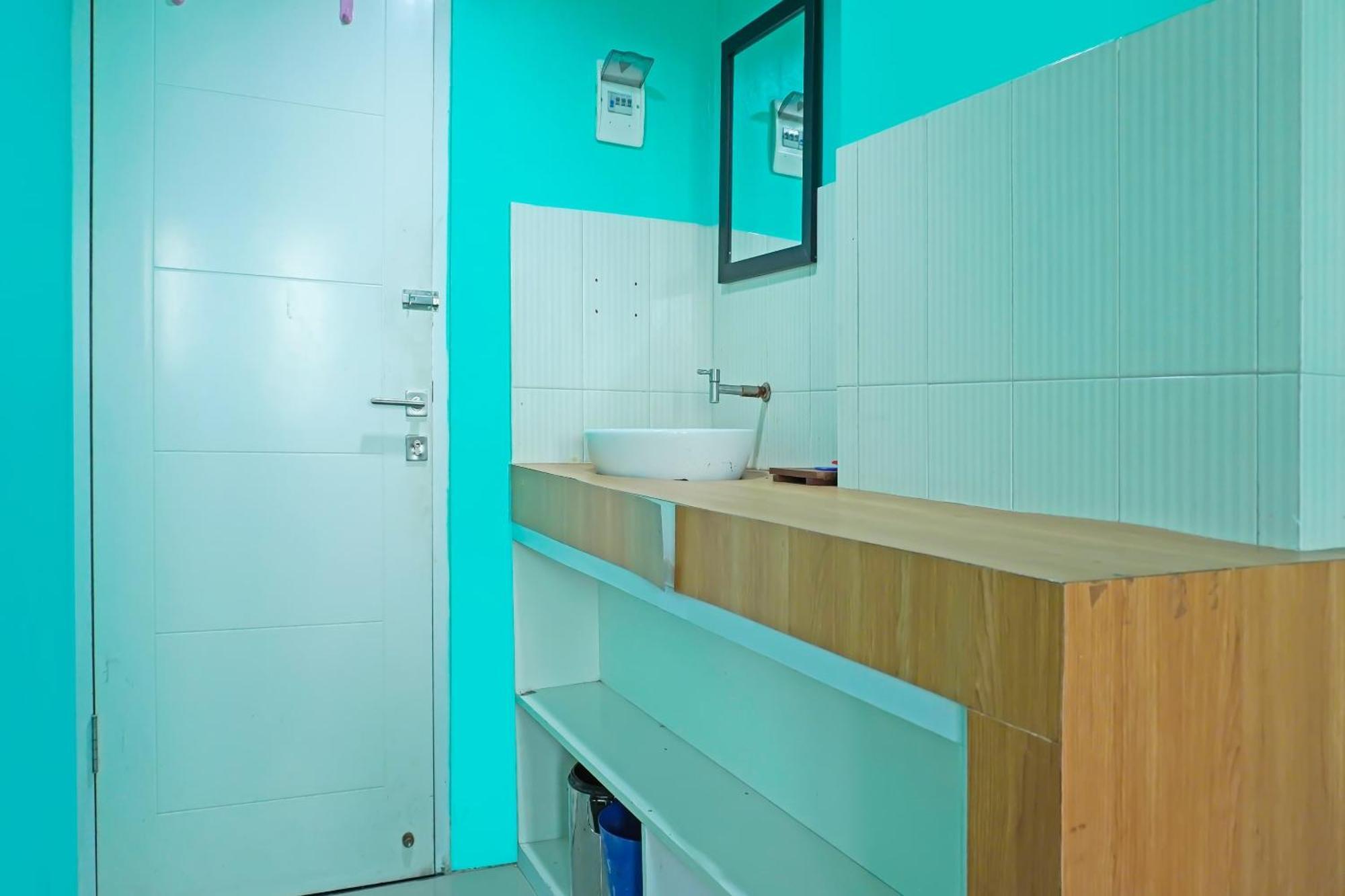 Oyo 90391 Gkitroom Karawang Bagian luar foto